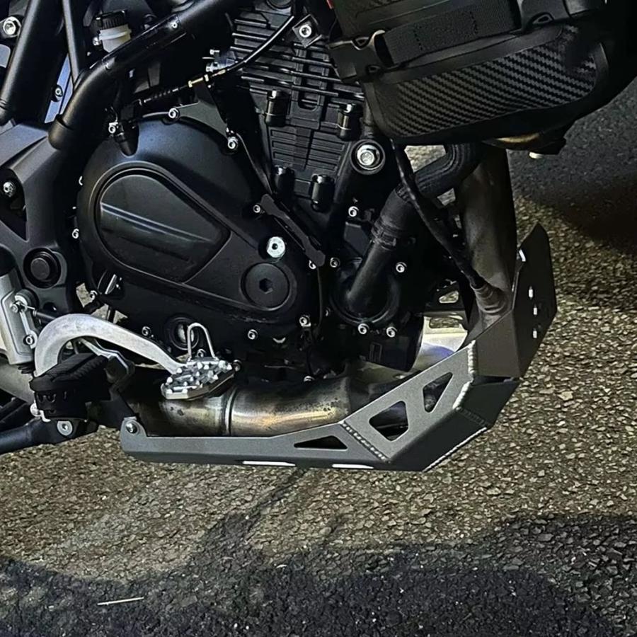 【並行輸入品】QJMOTOR QJ モーター SRT 700X 700 SRT700X SRT700 X バイクアクセサリースキッドプレートガードエンジン保護カバーシャーシの画像