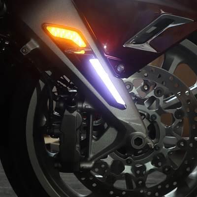 【並行輸入品】 バイクフロントブレーキフォークマウントnav ledライトクローム 黒ホンダゴールドウィングGL1800 F6B 2018アップ2019 2020の画像