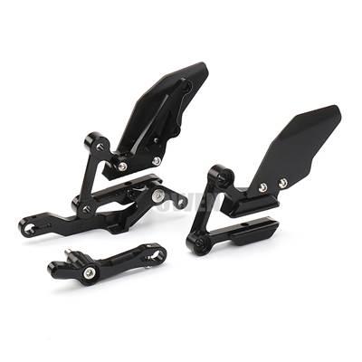 【並行輸入品】 バイク用アルミフットレストキット ヤマハMT09用フットレスト トレーサー9 2021の画像