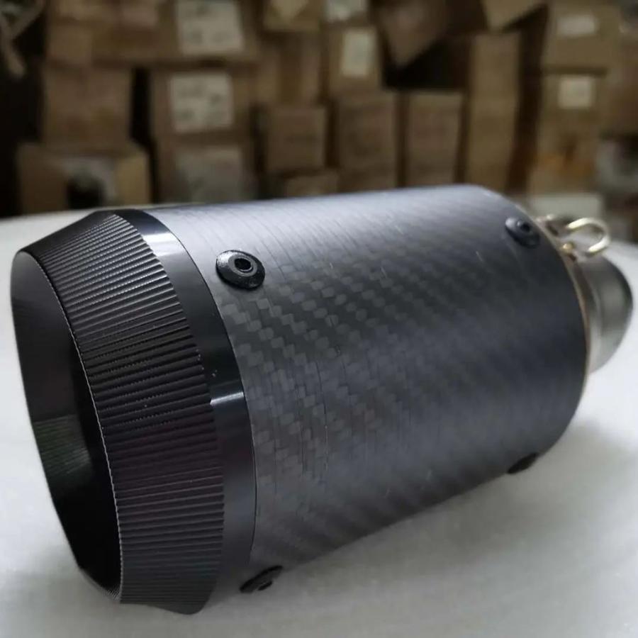 並行輸入品 51MM CNC汎用排気バイク 二輪エスケープモトマフラーカーボン レーシングR6 MT09 CBR650 R3 Z900 Z1000 ER6N Z900用の画像
