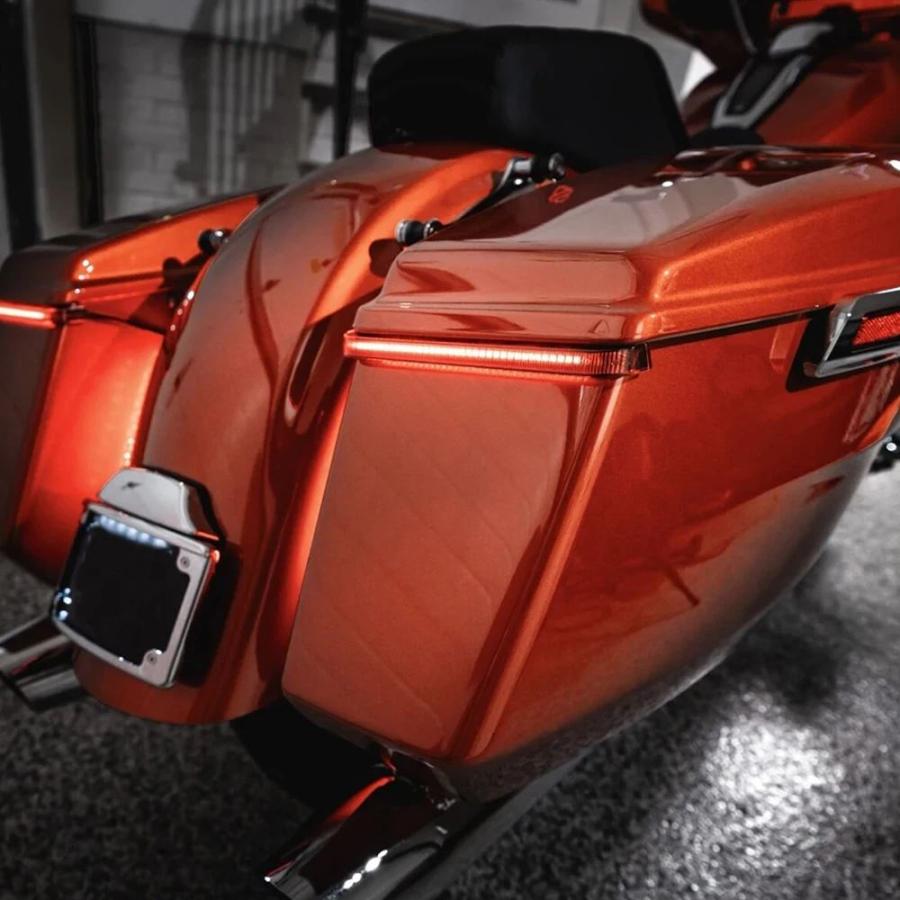 並行輸入品 バイクトレーサーリアサドルバッグLEDインジケーターランニングターンブレーキライトハーレーCVOストリートグライド_4