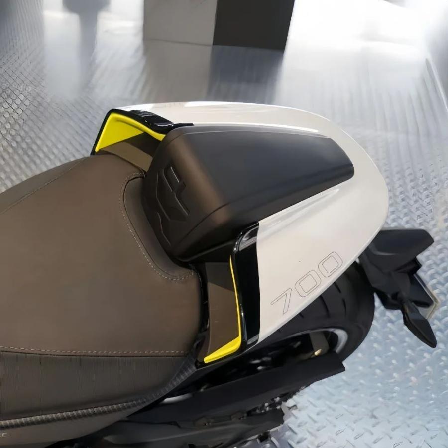 並行輸入品 CFMOTO 700CLX スポーツバイクシートカバー CF700-2A シートガード保護シェルの画像