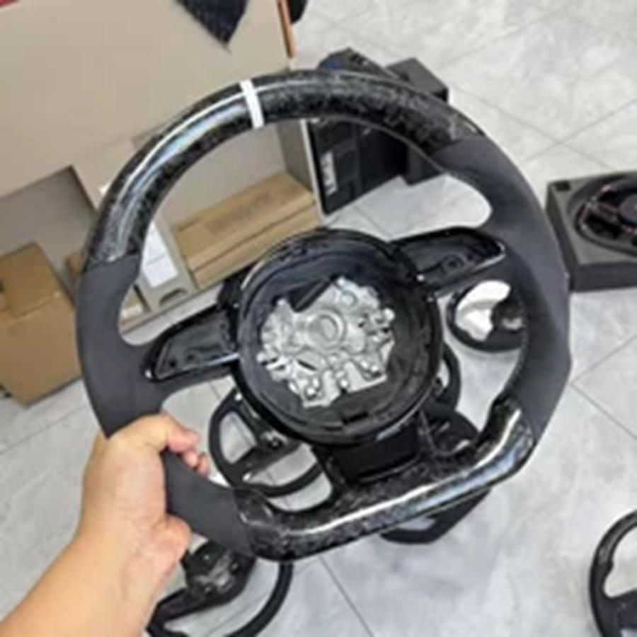 並行輸入品 アウディ A1 A6 2012〜2018/A7 2011〜2018/S6 2013〜2018/S7 2012〜2018適合/カーボンステアリングホイールの画像