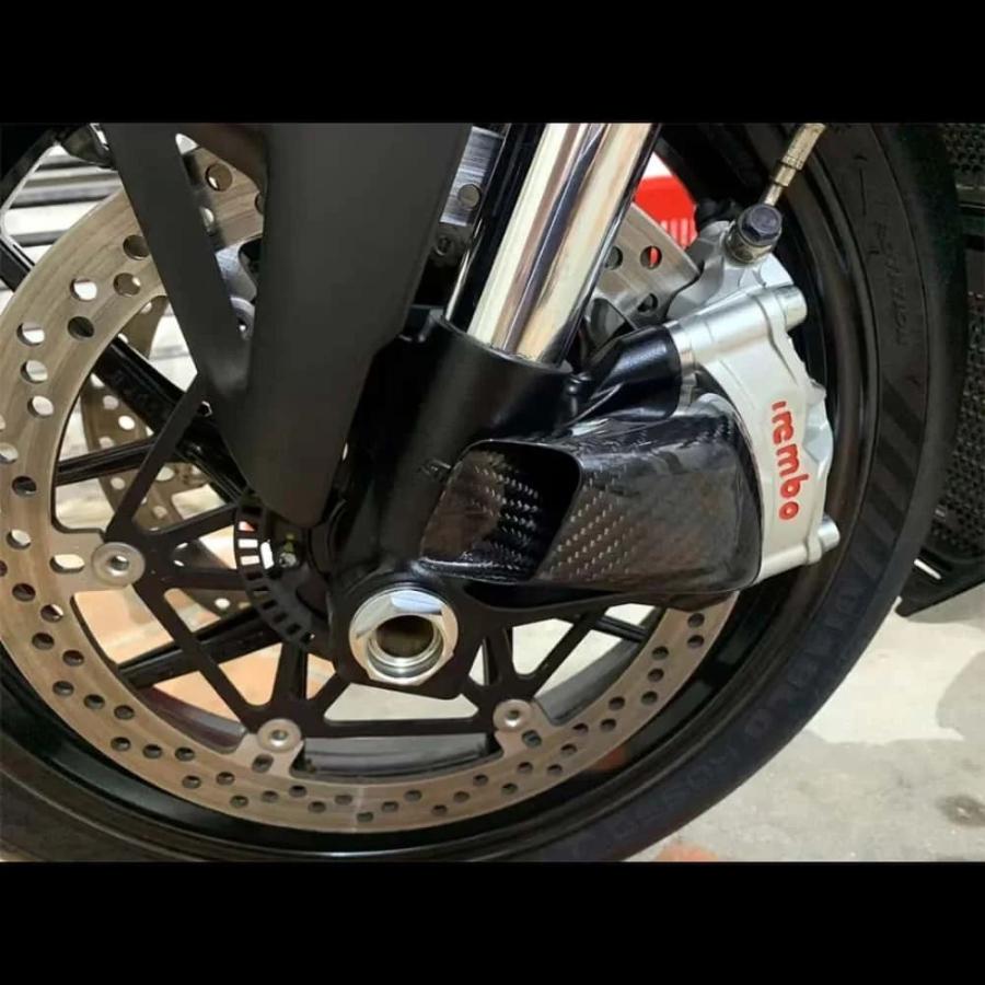 並行輸入品 トライアンフ スピードトリプル 1050 S R RS 2005-2020 100% カーボン バイク フロントブレーキ エアダクト キャリパ_5