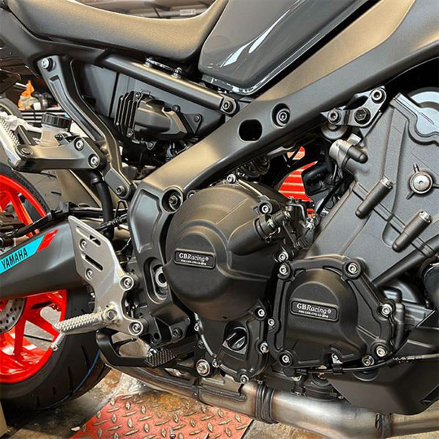 ヤマハ yamaha エンジンカバー MT09 トレーサー9 gt 2023 2021 ヤマハ yamaha エンジンカバー MT09 トレーサー9 gt 2023 2021