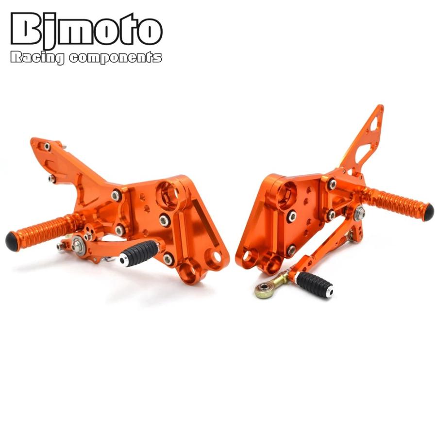 【並行輸入品】 Ktm オートバイ フットペグ ペダル フットレスト duke 125 200 390 調整可能 保護セット footrests duke125 duke200 Duke390の画像