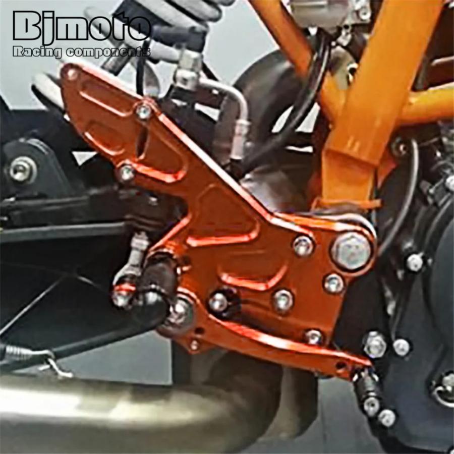 【並行輸入品】 Ktm オートバイ フットペグ ペダル フットレスト duke 125 200 390 調整可能 保護セット footrests duke125 duke200 Duke390の画像