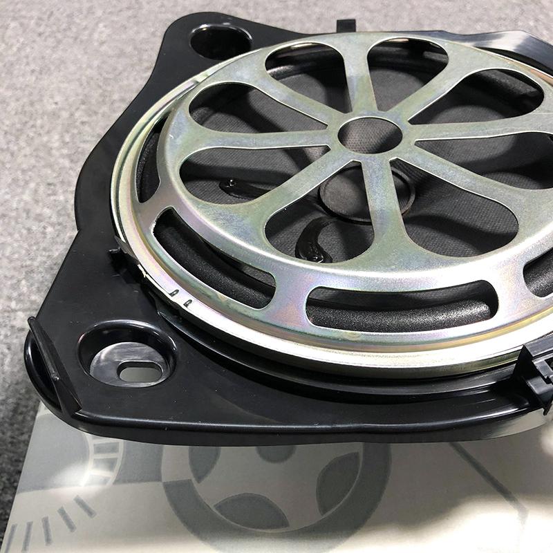 【さぴ様用】メルセデスベンツ　アンプ メルセデスベンツw205,w213,x253,c lc,e,1040w,rms,オーディオ