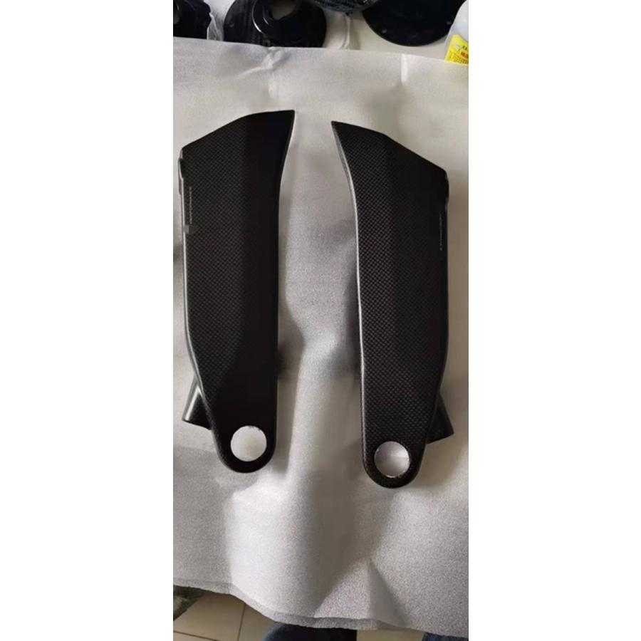 ドゥカティパフォーマンス　ビレットフレームプラグカバー Amazon.co.jp: Bruce & Shark CNC フレーム プラグ キャップ