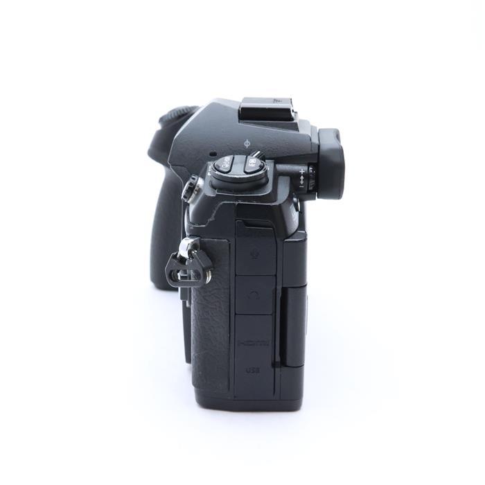 OLYMPUS OM-D EM-1 MarkⅡ ボディ ＋ 純正バッテリー2個 OLYMPUS OM-D E-M1 MarkⅡ ボディ純正バッテリー2個付き