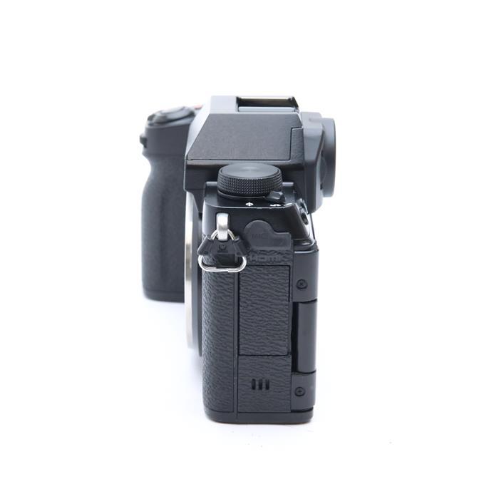 FUJIFILM X-S10 ボディ　美品 Amazon.com : Fujifilm X-S10 Mirrorless Camera Body - Black