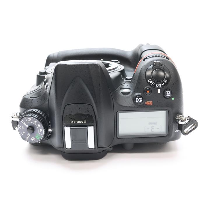 ニコン（Nikon） 《良品》Nikon D7200 バッテリーパックキット