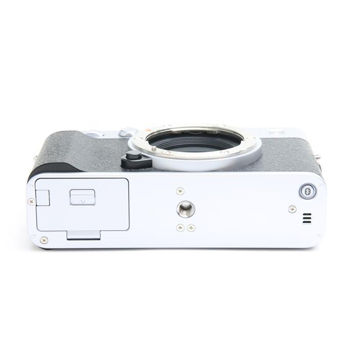 FUJIFILM（フジフイルム） 《新同品》FUJIFILM X-E5 ボディ : カメラ