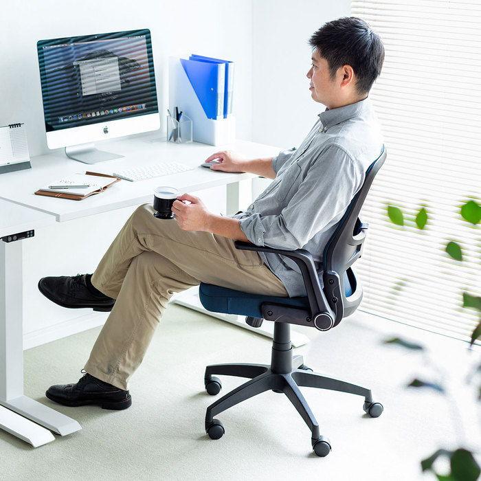 メッシュチェア ブルー 肘を跳ね上げてデスクにすっきり収納できる サンワサプライ SNC-NET21BL メーカー保証新品 送料無料の画像