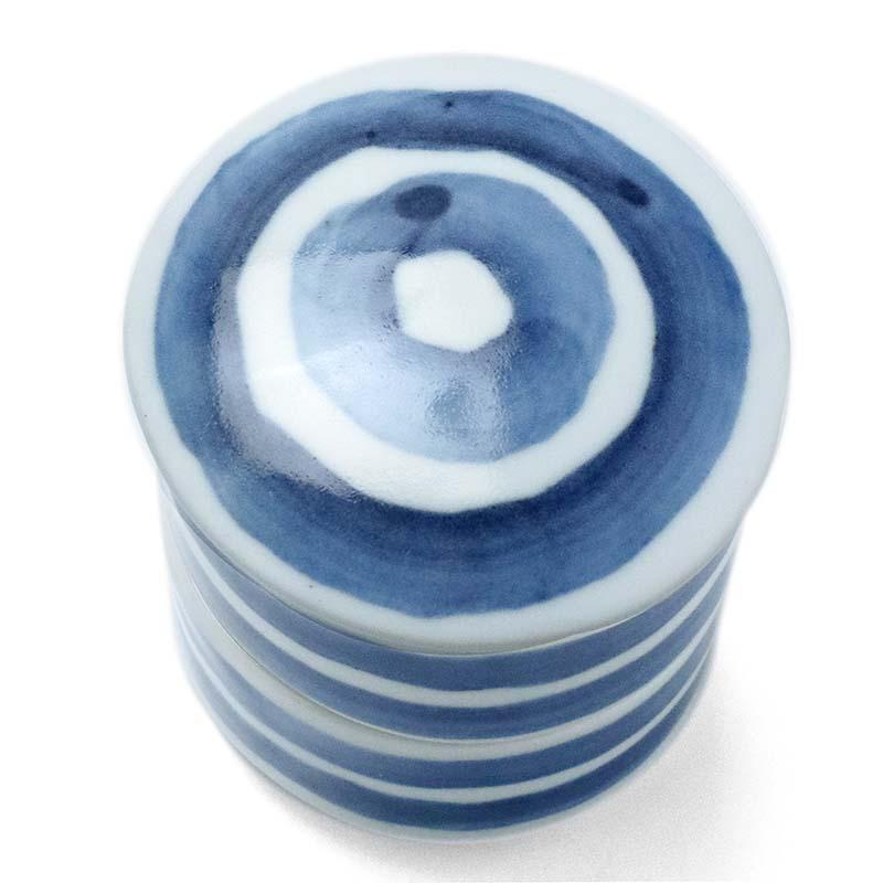 染付：段重蓋物・小・独楽文・植山昌昭《小物》 |  | 03