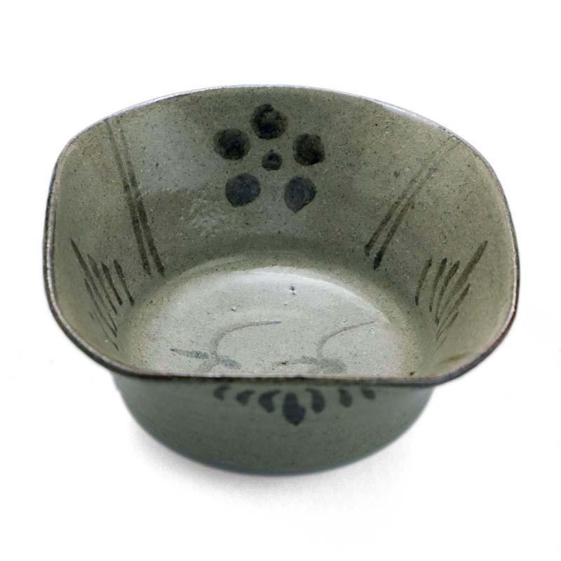 唐津焼・絵唐津草文角向付・中村恵子《小鉢・14.0cm》 : 和食器 唐津焼・絵唐津草文角向付・中村恵子《小鉢・14.0cm》 : 和食器