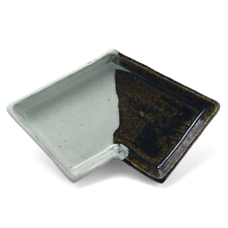 唐津焼：朝鮮唐津結文向付・中村恵子《中皿・22.4 cm》 : 和食器の愉し