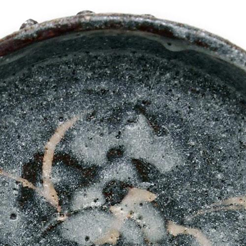 志野焼：鼠志野芦文向付・三つ足・瀧川恵美子《小鉢・15.5cm
