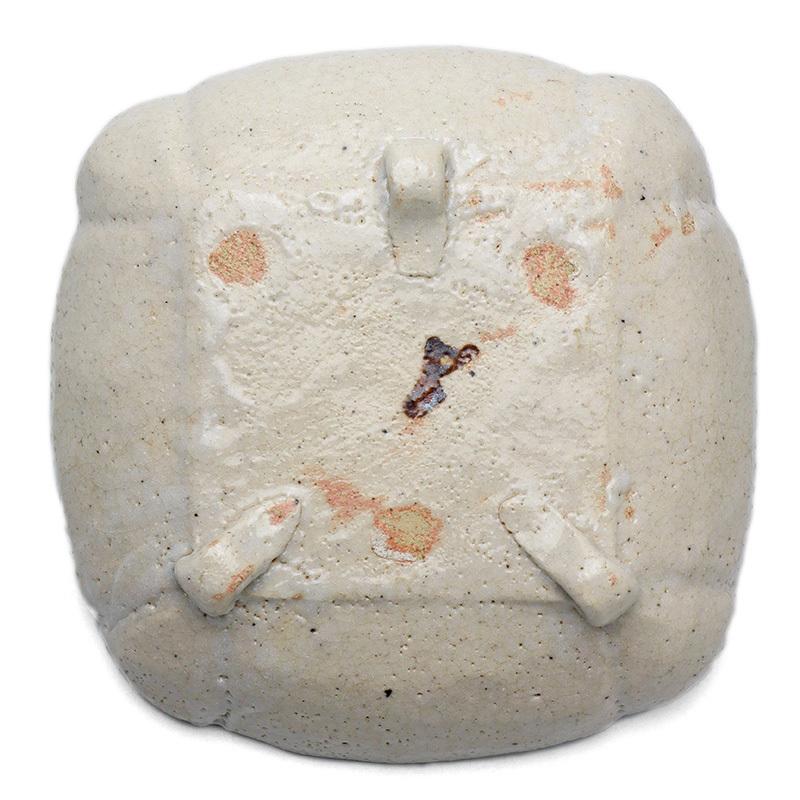 美濃焼　志野草花紋皿 志野焼：志野草文四方向付・瀧川恵美子《中皿・16.0m》 : 和食器