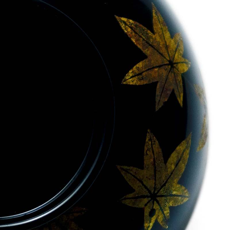 漆器・輪島塗：紅葉箔絵黒蓋付中椀・奥田志郎《お椀・汁椀・12.7