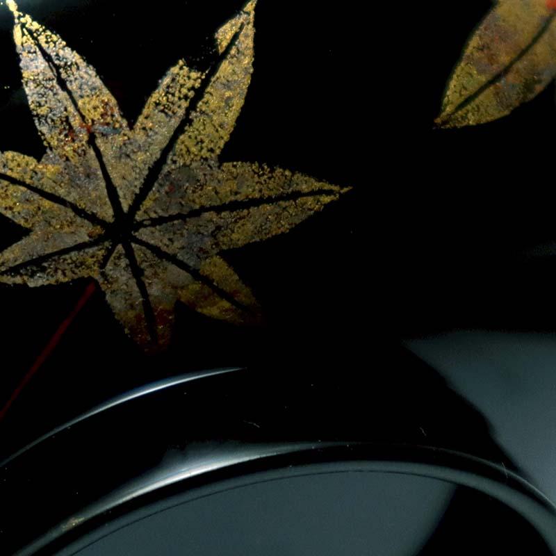 葉　漆器 漆器・輪島塗：紅葉箔絵黒蓋付中椀・奥田志郎《お椀・汁椀・12.7