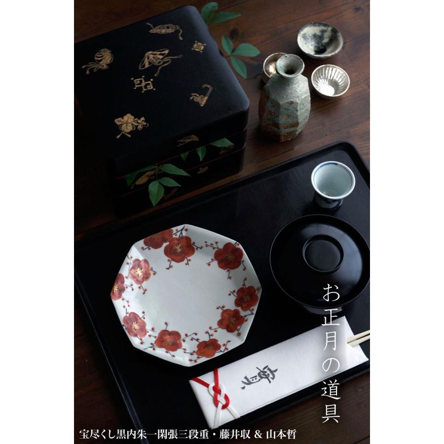 漆器：宝尽くし黒内朱一閑張三段重・藤井収 & 山本哲《重箱・3段・一閑張り》 |  | 03