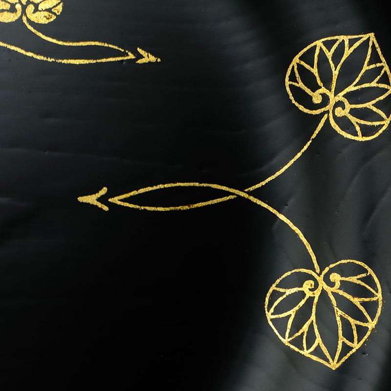 漆器：黒目はじき宗寛盆8寸・双葉葵文箔絵・守田漆器・山本哲《大皿・24.0cm》 |  | 04