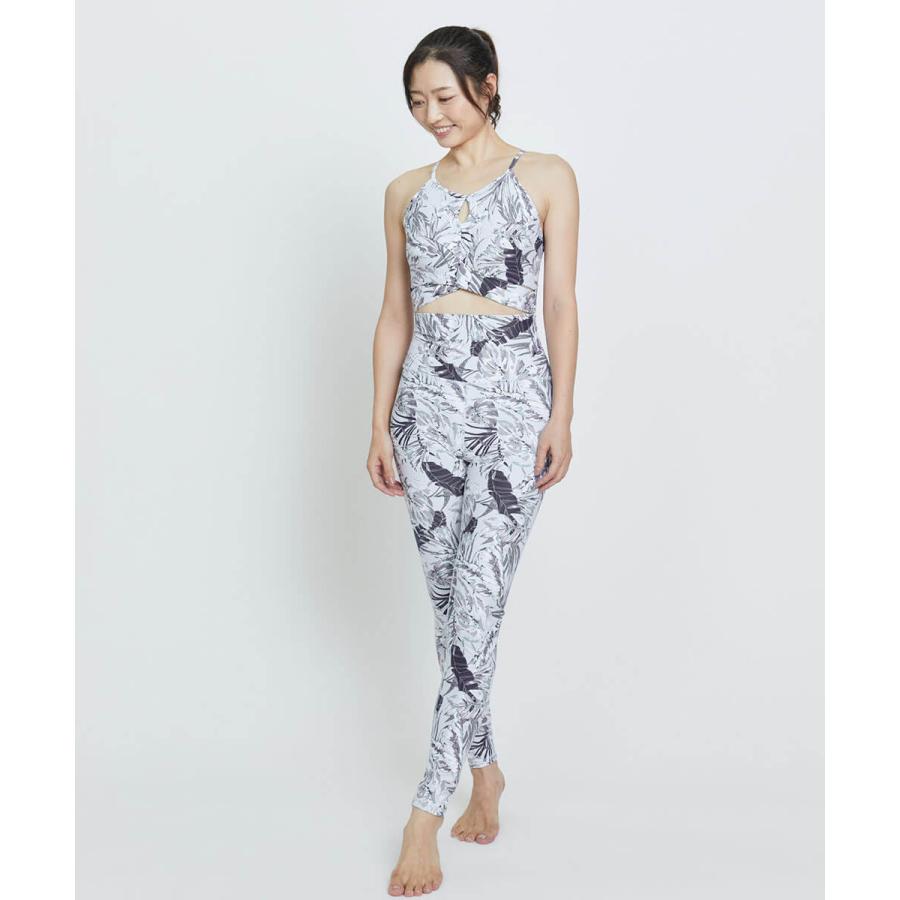 Julier（ジュリエ） ヨガ ヨガウェア トップス カップ付 lauae leaf