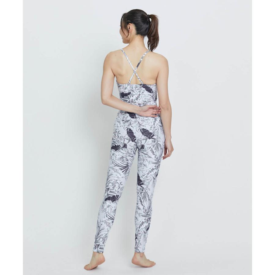 Julier（ジュリエ） ヨガ ヨガウェア トップス カップ付 lauae leaf