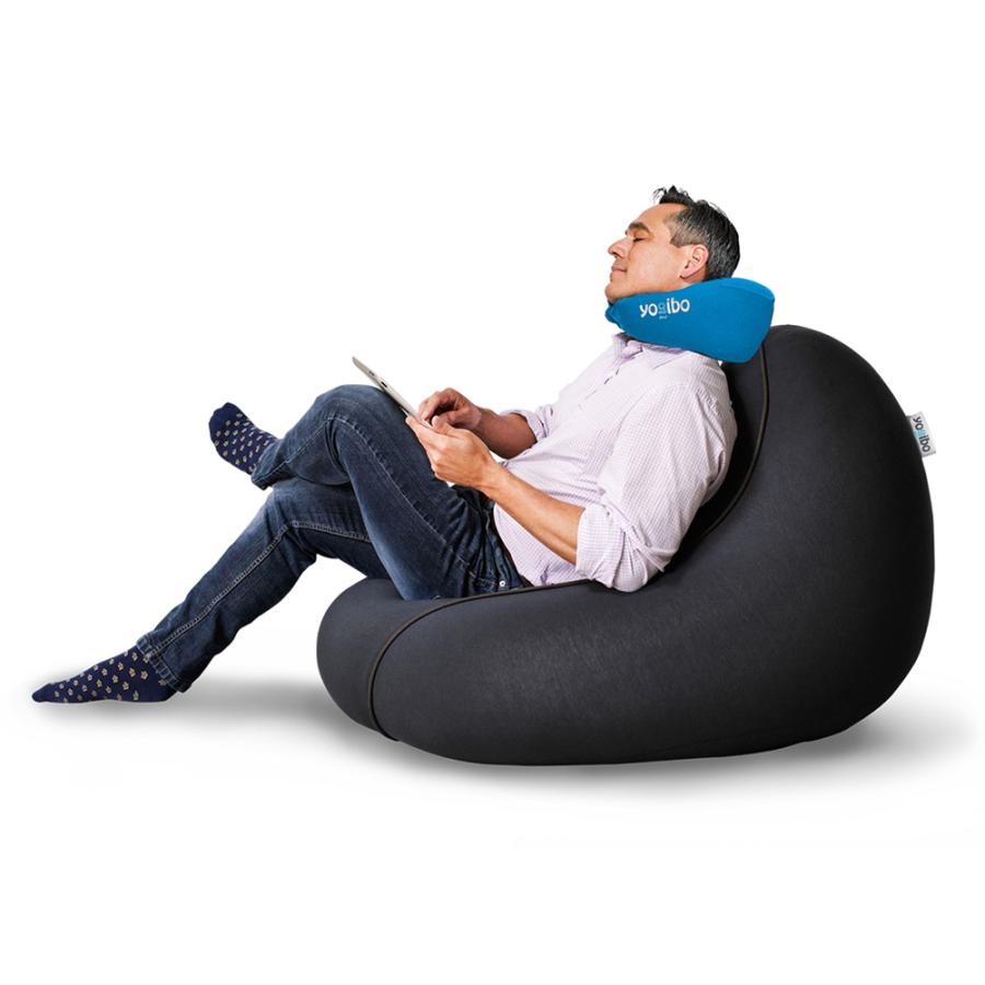 アイマスク付きで飛行機や休憩中の仮眠に便利なベストセラー「Yogibo Neck Pillow X Logo（ヨギボー ネックピロー エックスロゴ）」｜yogibo-store｜19