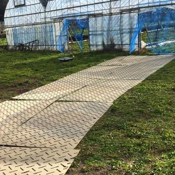 ウッドプラスチック 農業分野専用 敷板 Diban ディバン 薄型 厚み13mm（表面凸部分5mm） 1219×2438（4×8尺） 重量 27kg（+−5％） 樹脂製敷板 国産 |  | 04