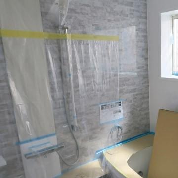 【北海道配送不可】養生ポリフィルム 国産ポリフィルム #150 厚さ約0.15mm 2000mm×50m 二つ折り 2本 資材カバー 建築 マスキング 資材包装 資材梱包フィルム |  | 06