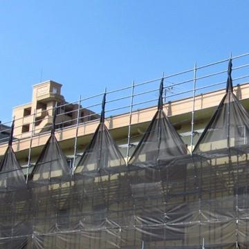 足場メッシュシート 【防炎】 ラッセルメッシュ ブラック 黒 1.2m×5.4m ハトメ 450ピッチ 10枚 建築用ネット 塗装用ラッセルシート 飛散防止ネット |  | 03