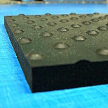 ニューストロングマット 厚さ10mm/1000mm×2000mm/24kg 10枚 工事現場 建築現場 敷き板 敷板 |  | 02