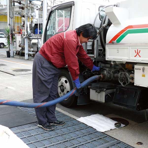 第一衛材 CF油トリマン MP 片面吸収 COM-043 100枚 工場の機械の油漏れ 切削加工時の床汚れ防止 ガソリンスタンド タンクローリー 油処理 |  | 02