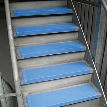 保護ステップ 厚み3.5mm/幅910mm/框40mm/踏み板220mm 14枚 エムエフ MF 樹脂製養生材 階段の緩衝材として クッション材付 |  | 04