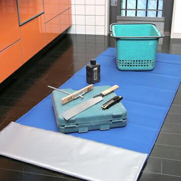 パタパタソフト 厚さ5mm サイズ690×1850mm 発泡ポリエチレン 4枚 折りたためる 資材置き 部分養生 クッション養生材 |  | 01