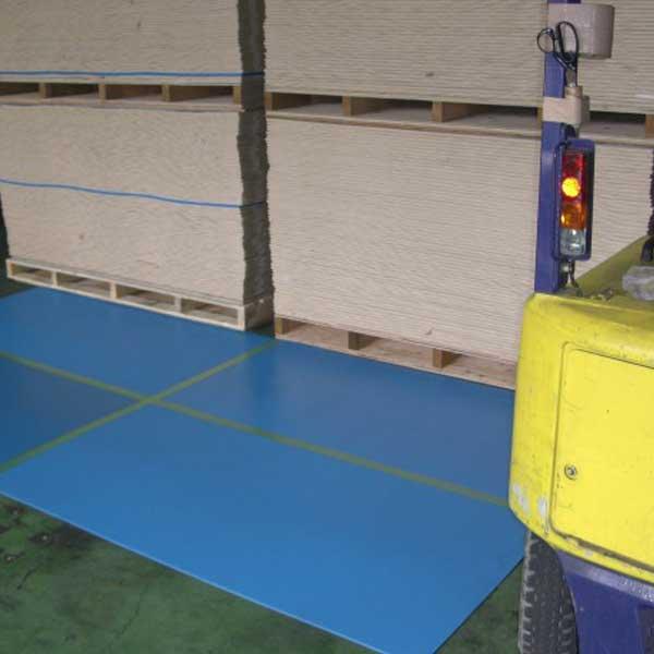 【3％OFFセール】ベストボード2 厚さ2.0mm 910mm×1820mm 10枚 エムエフ 引越 床養生 搬入 台車搬入 エムエフ 青ベニヤ 青板 181180030 |  | 04