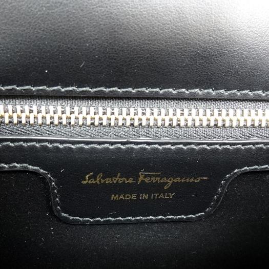 FERRAGAMO フェラガモ ガンチーニ キルティング フラップ FERRAGAMO フェラガモ ガンチーニ キルティング フラップ