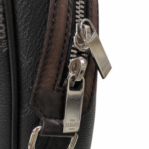 Berluti（ベルルッティ） エクスプローラー スモール ボディバッグ