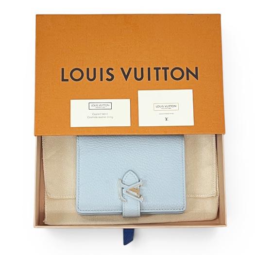 【未使用に近い】ルイヴィトン LVヴェルティカル コンパクト トリヨン LOUIS VUITTON（ルイ・ヴィトン） LVヴェルティカル ウォレット