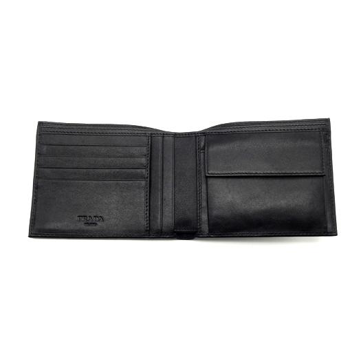 極美品✨ プラダ PRADA 二つ折り財布 カーフレザー ブラック PRADA（プラダ） 二つ折り財布 カーフ レザー ブラック 黒 2MO002