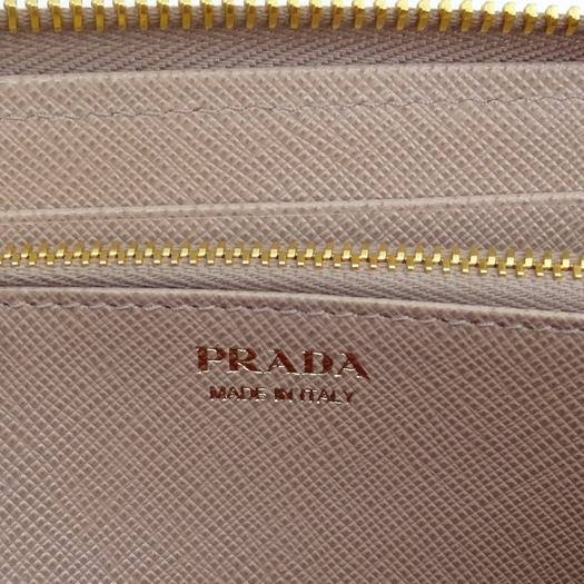 PRADA（プラダ） ラウンドファスナー長財布 サフィアーノレザー ピンク