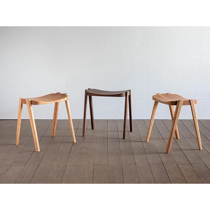 シキファニチア スツール キャッチ レッドオーク ホワイトオーク シキファニチア スツール キャッチ レッドオーク ホワイトオーク