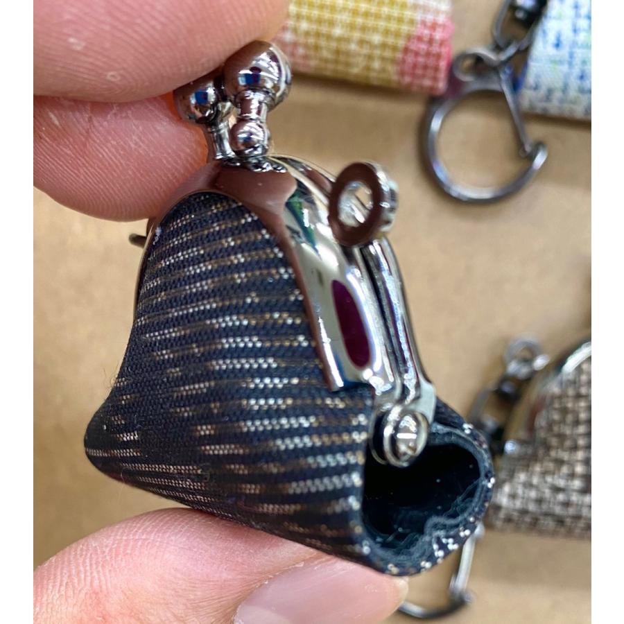 大島紬ミニがま口キーホルダー ガチャガチャ Yrn214 与論島はなアンニャー商店 通販 Yahoo ショッピング