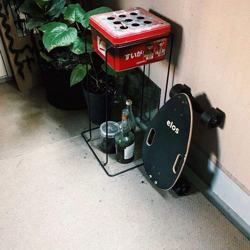 【おまけ付き】elos イロス 18インチ スケボー　チャコールブラック Amazon | Elos(イロス) Skateboard Complete Lightweight 18