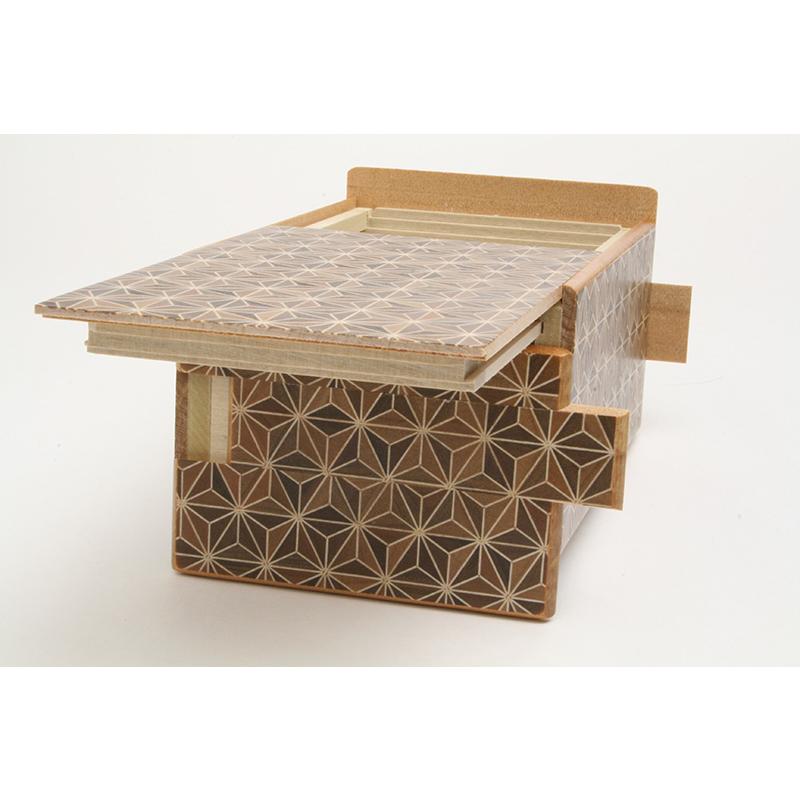 箱根寄木細工 秘密箱　21回　中型木製収納ボックス 箱根寄木細工 秘密箱（からくり箱）21回仕掛け 大 5寸