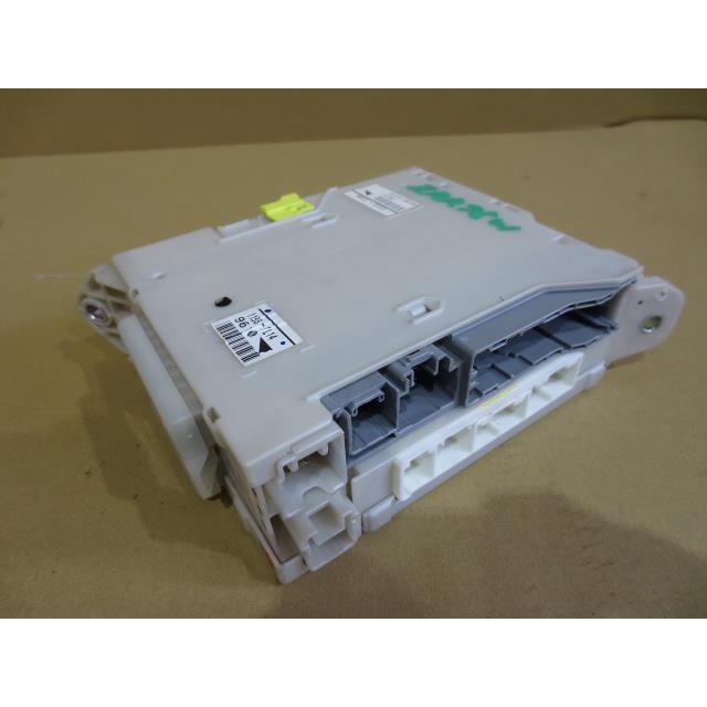 NOAH ノア DBA-ZRR75W ヒューズボックス 3ZR-FAE 202 82730 NOAH ノア DBA-ZRR75W ヒューズボックス 3ZR-FAE 202 82730