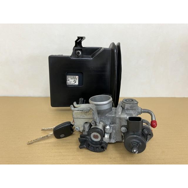 エブリィ EBD-DA64V スロットルボディ 13400-68H01 中古 エブリイ