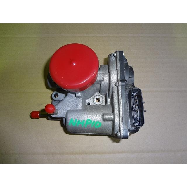 アクア DAA-NHP10 スロットルボディ 1NZ-FXE 1F7 22030-47040 22030 